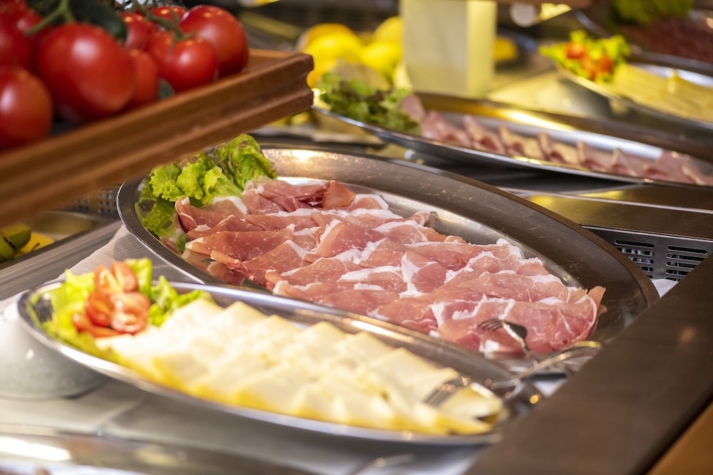 朝食ビュッフェ