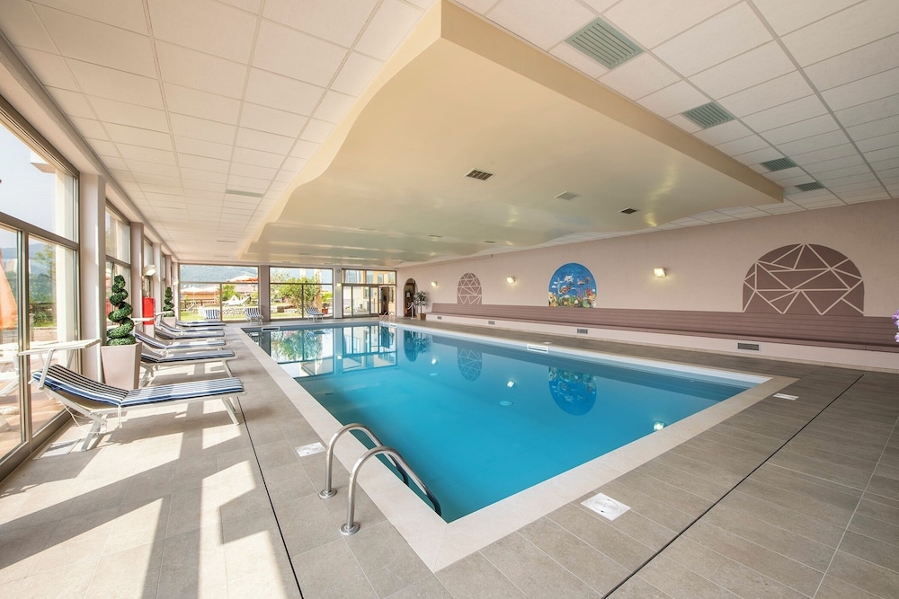 屋内 / 屋外プール