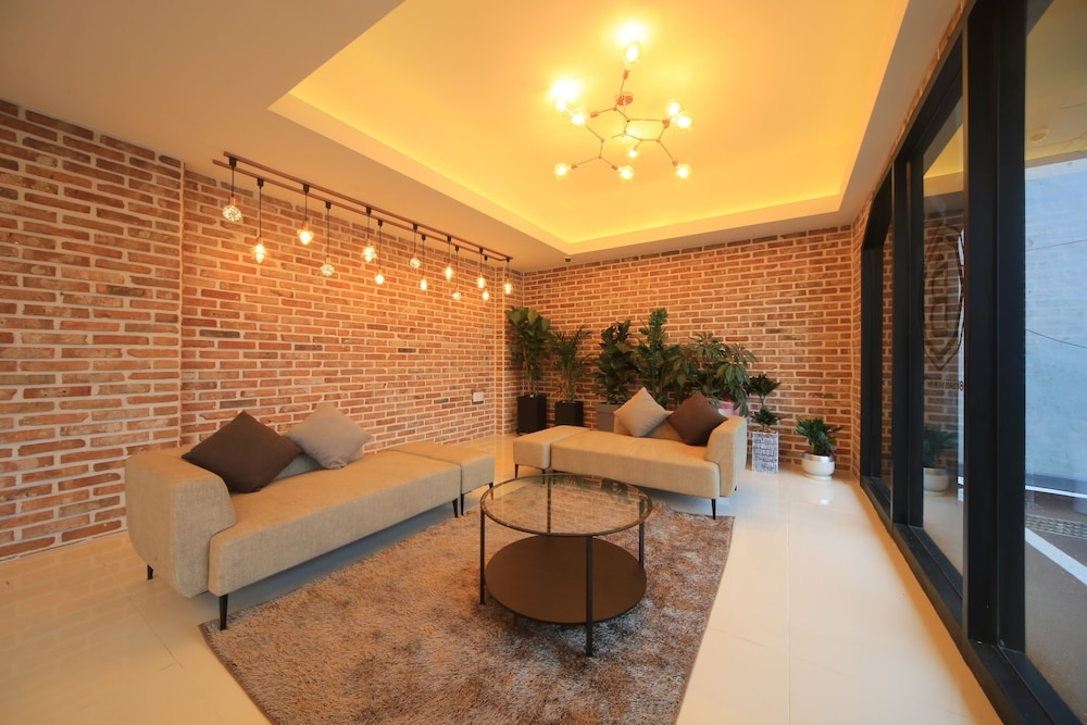 ロビーラウンジ