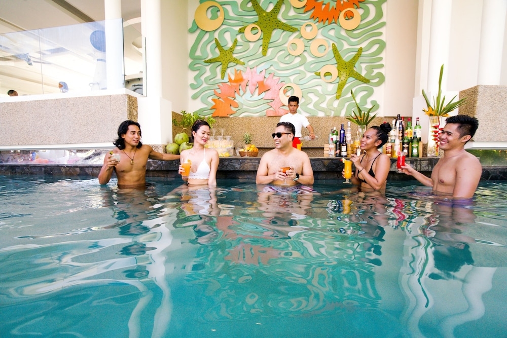 プールサイドバー