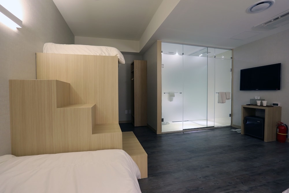 バスルームのシャワー