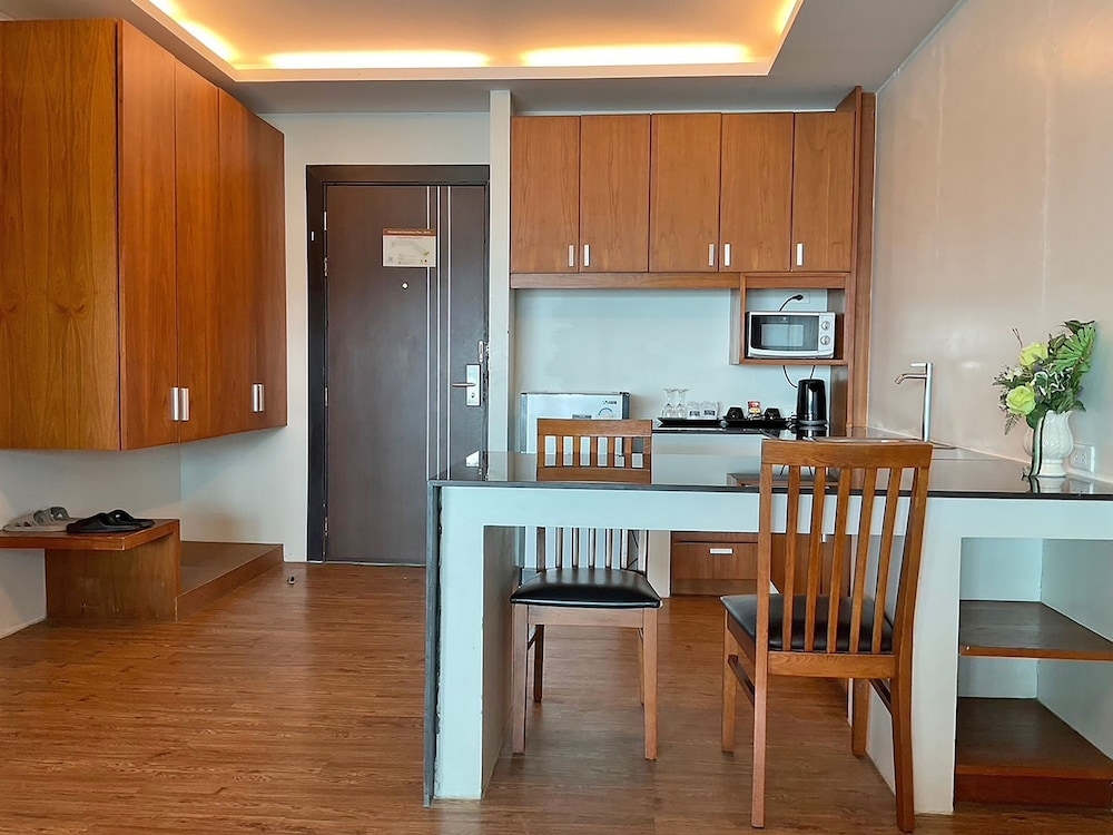 客室内のダイニングエリア