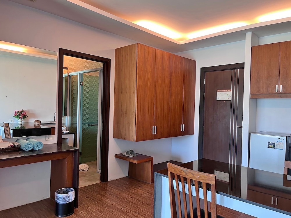 客室内のダイニングエリア