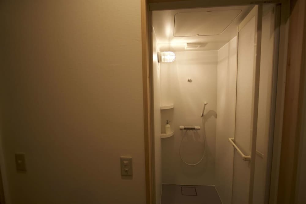 バスルームのシャワー