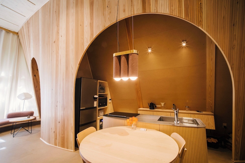 客室内のダイニングエリア