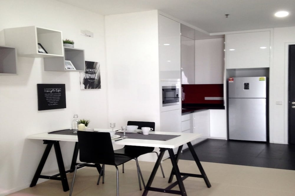 客室内のダイニングエリア