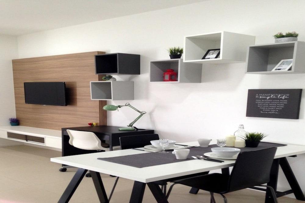 客室内のダイニングエリア