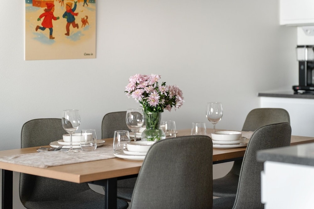 客室内のダイニングエリア