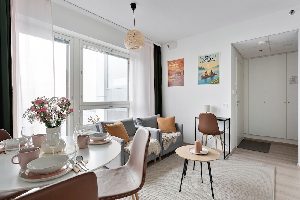 客室内のダイニングエリア