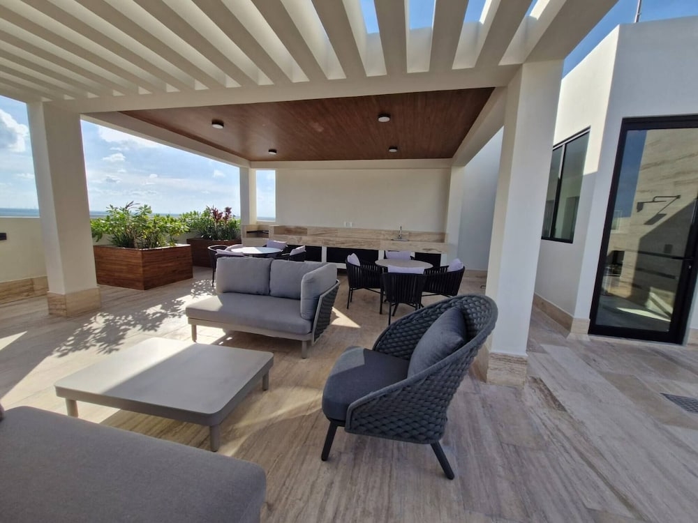 屋外ダイニングエリア