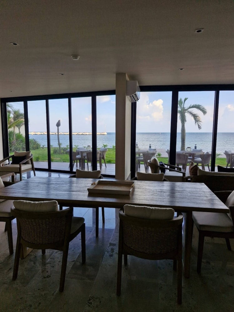 ダイニングルーム