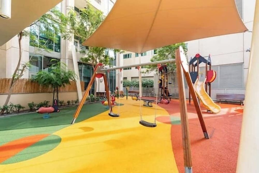 子供用の遊び場 - 屋外