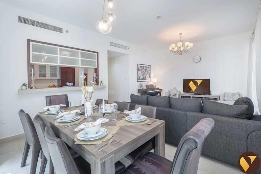 客室内のダイニングエリア