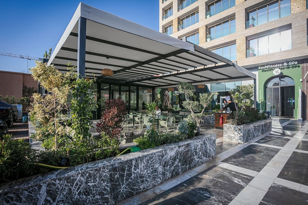 屋外ダイニングエリア