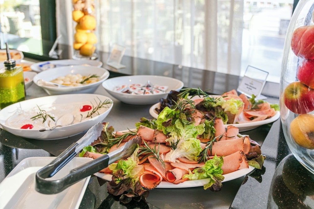 朝食ビュッフェ