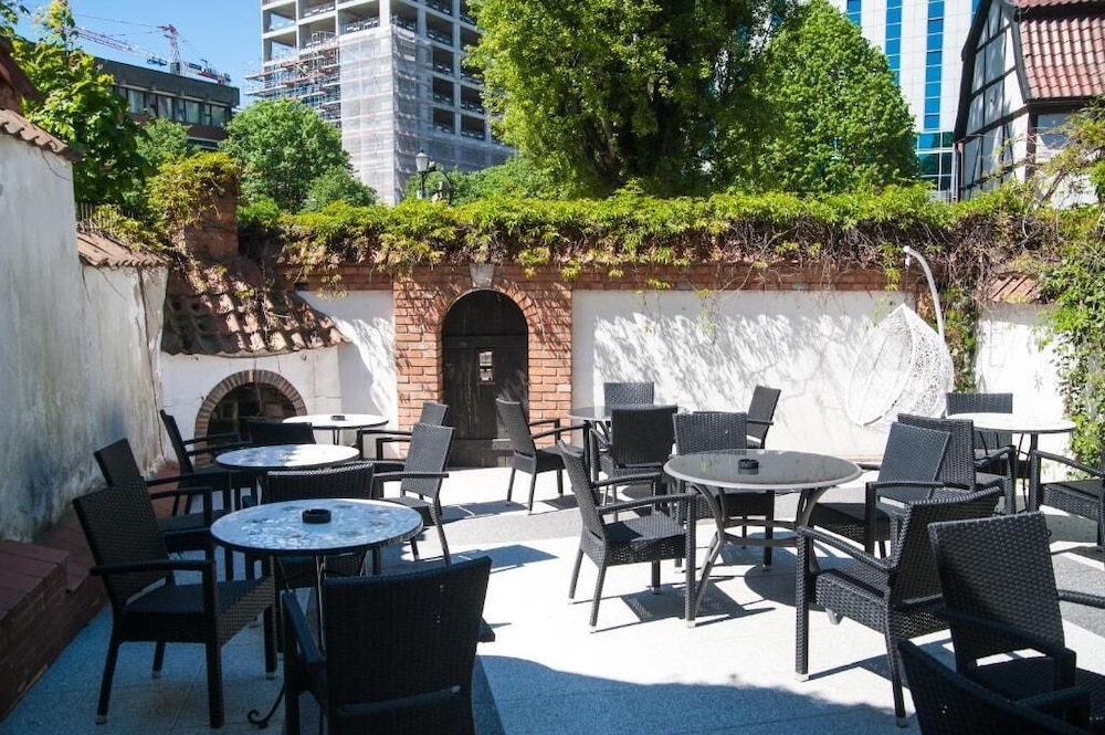 屋外ダイニングエリア