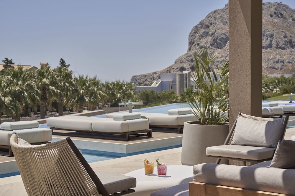 プールサイドバー