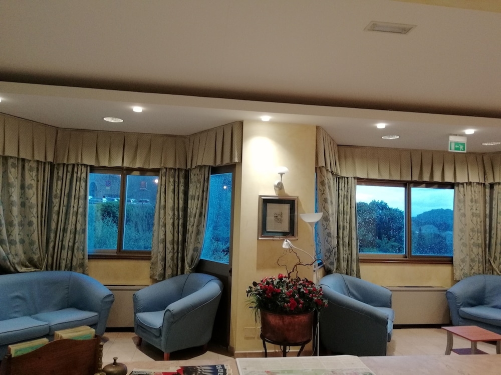 ロビー応接スペース