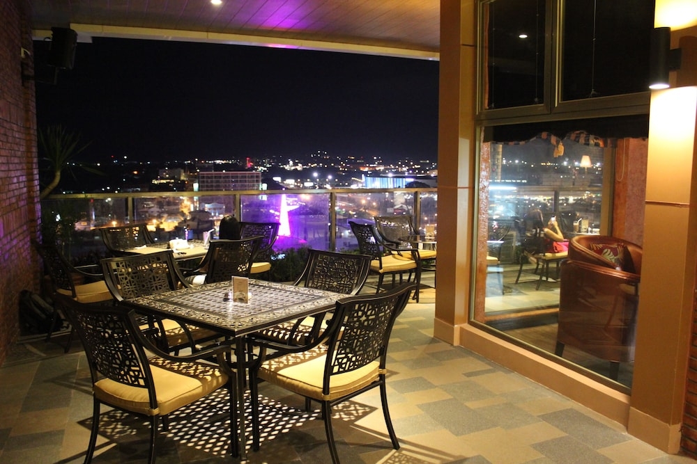 屋外ダイニングエリア