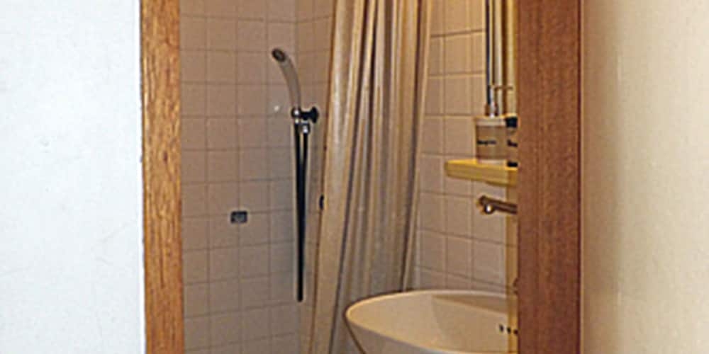 バスルームのシャワー