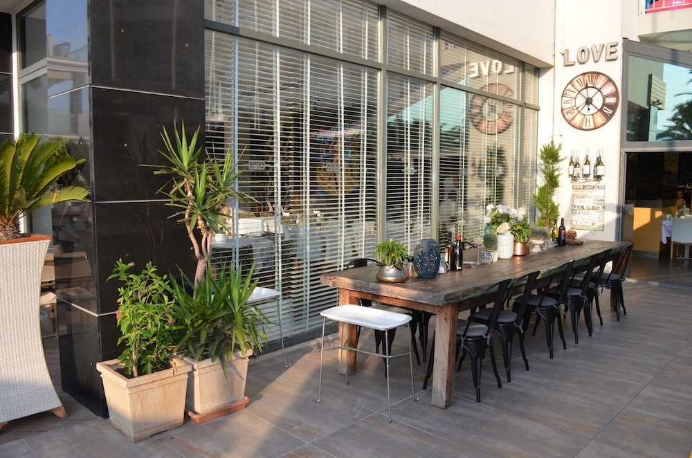 屋外ダイニングエリア