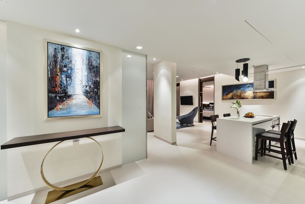 客室内のダイニングエリア