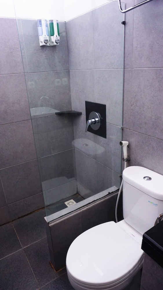 バスルームのシャワー