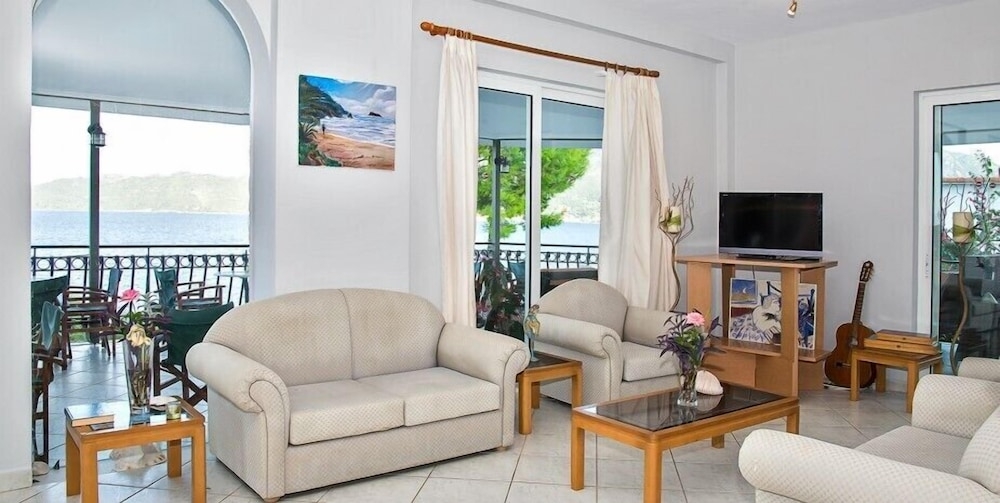 ロビーラウンジ