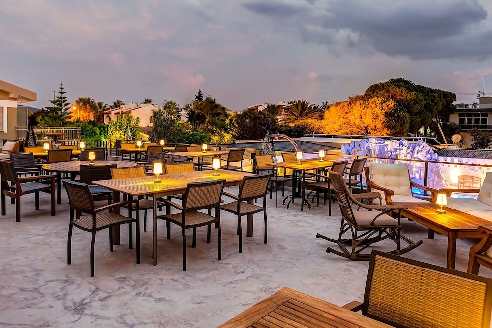 屋外ダイニングエリア