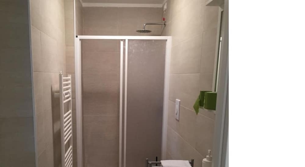 バスルームのシャワー