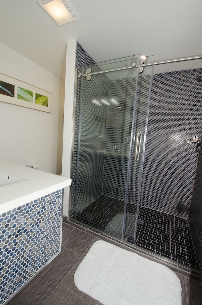 バスルームのシャワー