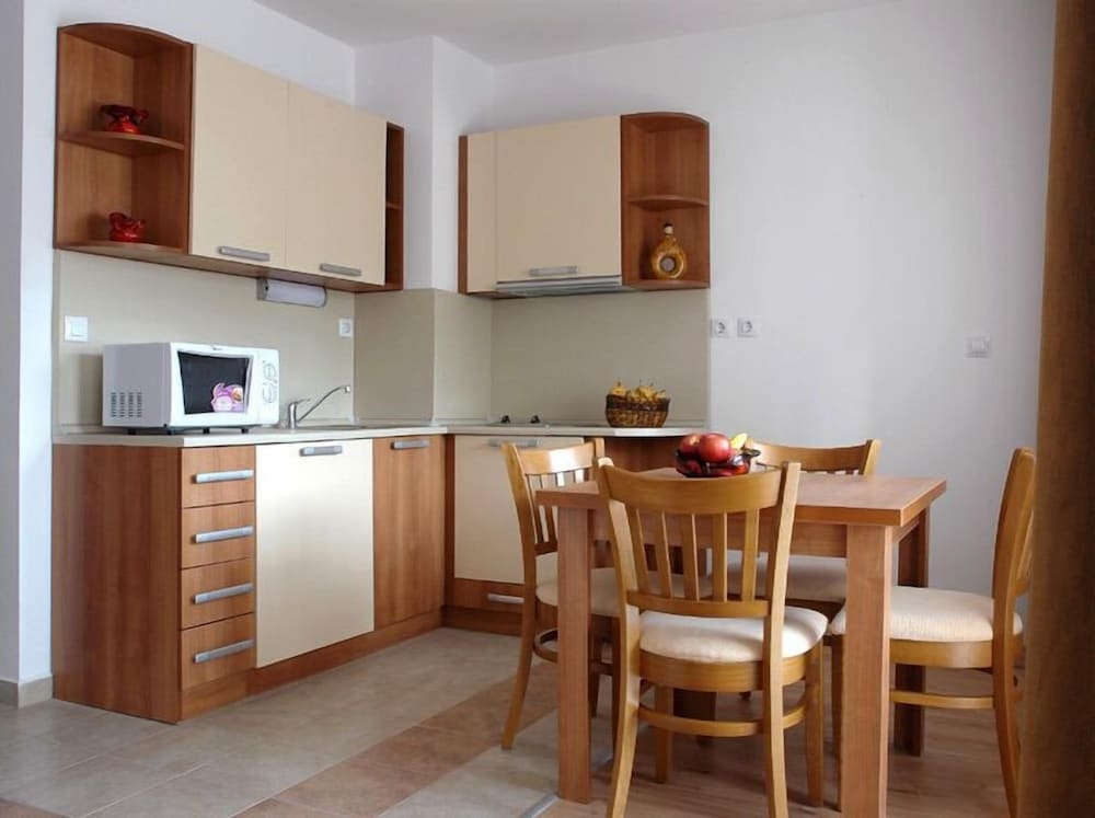 客室内のダイニングエリア