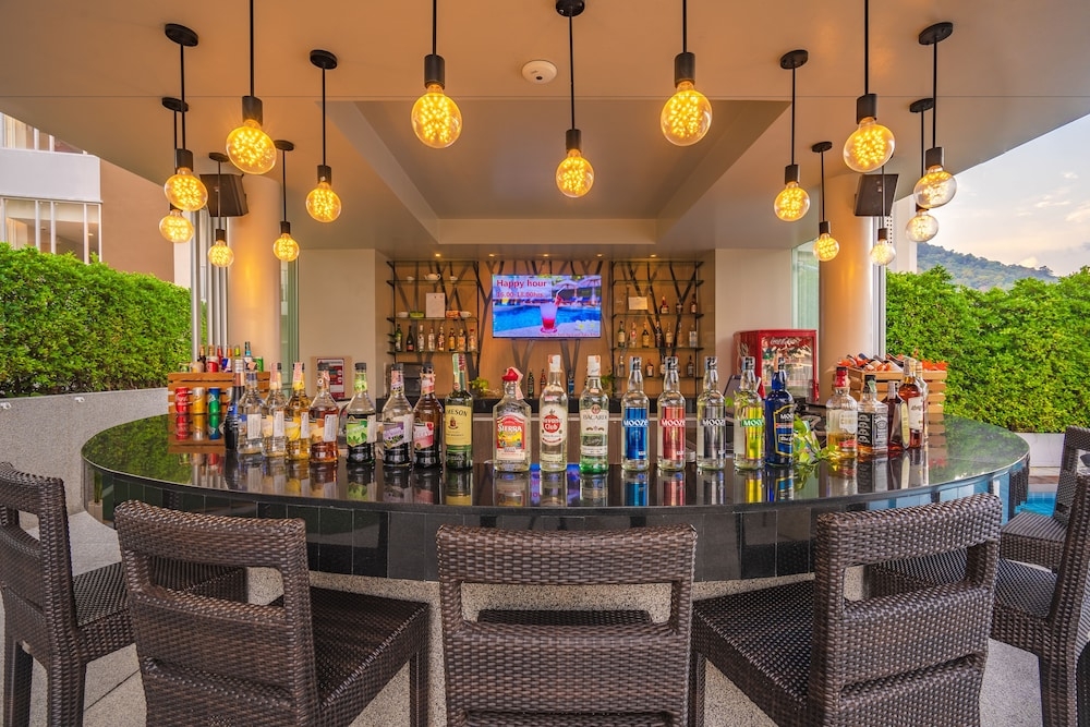 プールサイドバー