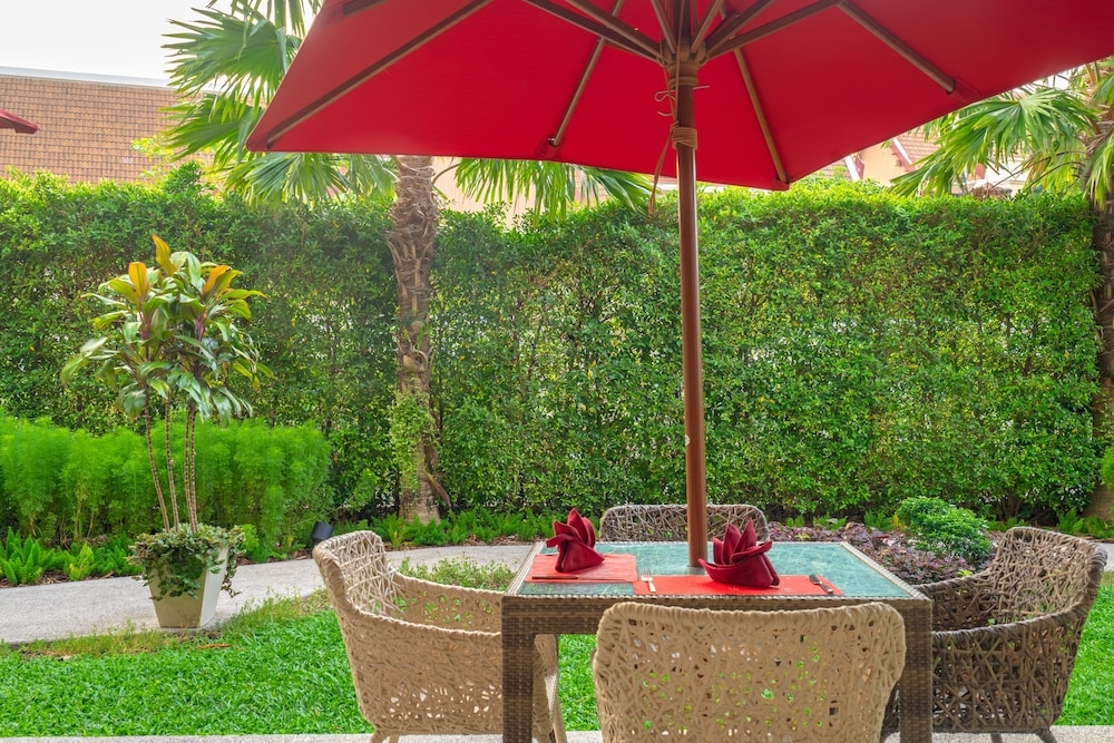 屋外ダイニングエリア