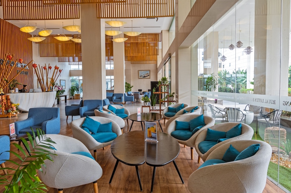 ロビーラウンジ