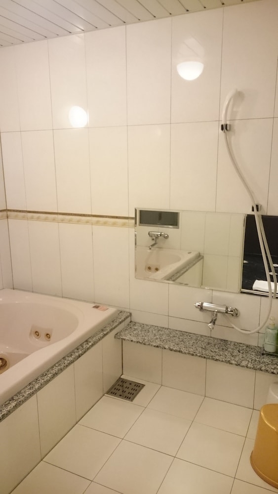 バスルームのシャワー