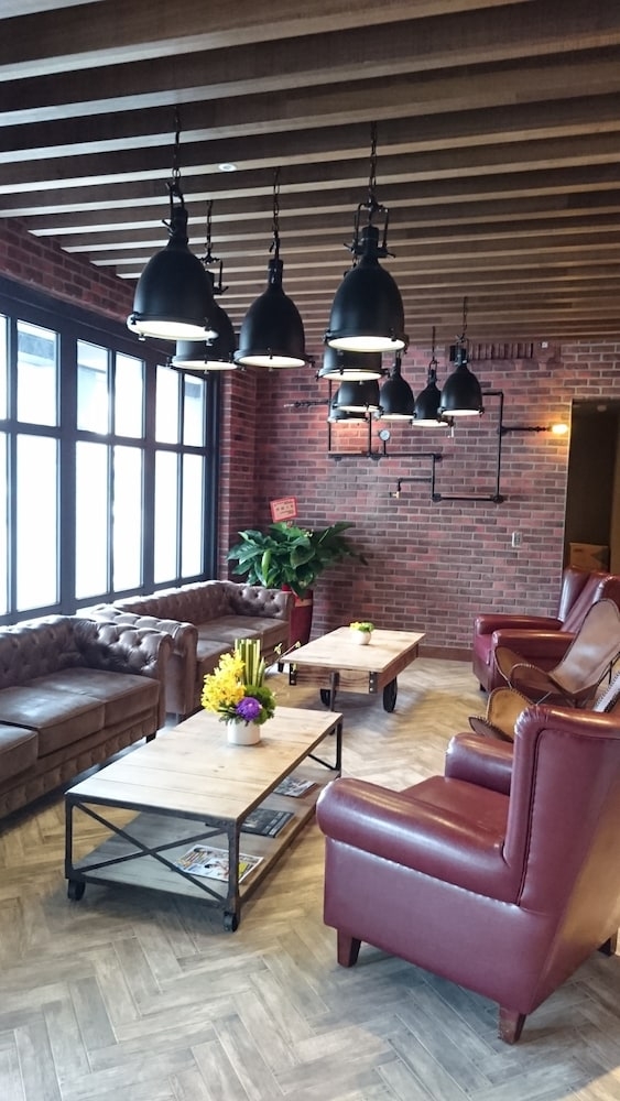 チェックイン / チェックアウト キオスク