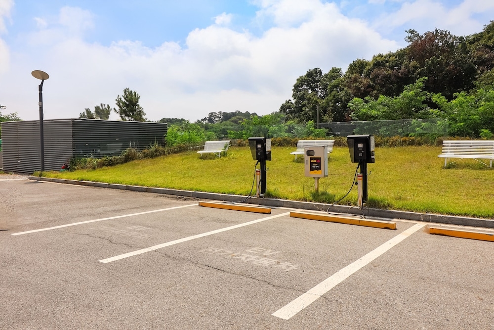 電気車両充電スタンド