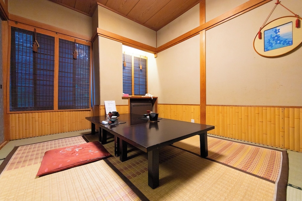 旅館のお食事処