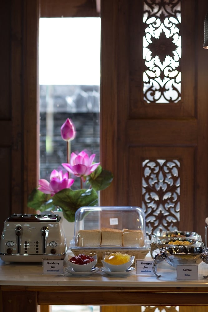 朝食ビュッフェ