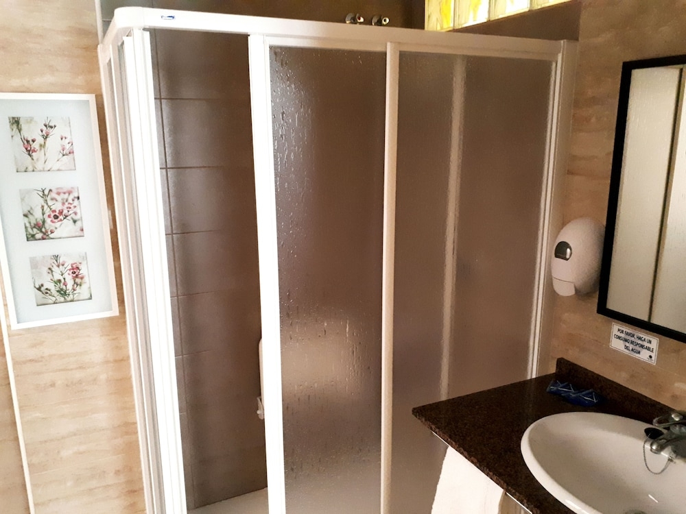 バスルームのシャワー