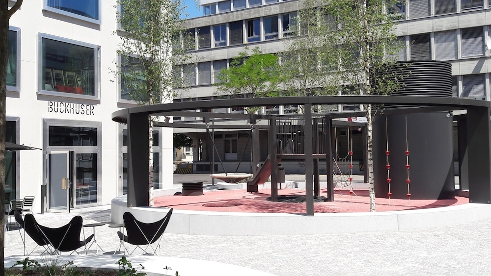 子供用の遊び場 - 屋外