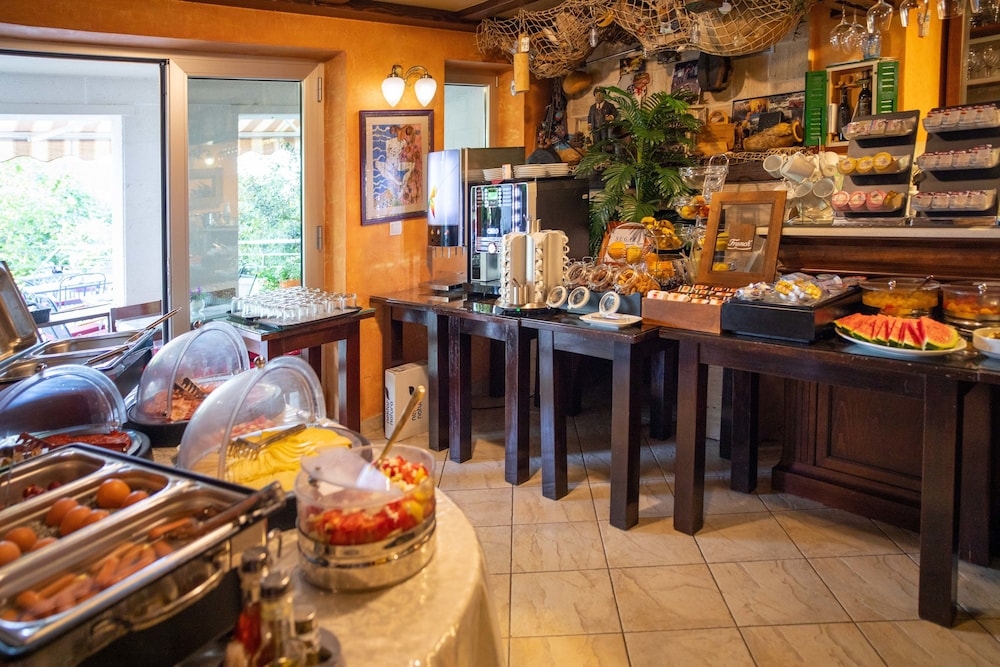 朝食ビュッフェ