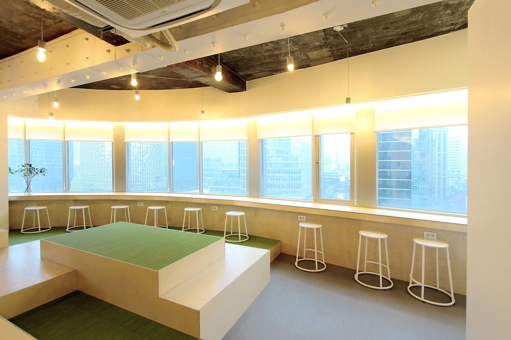 ロビーラウンジ