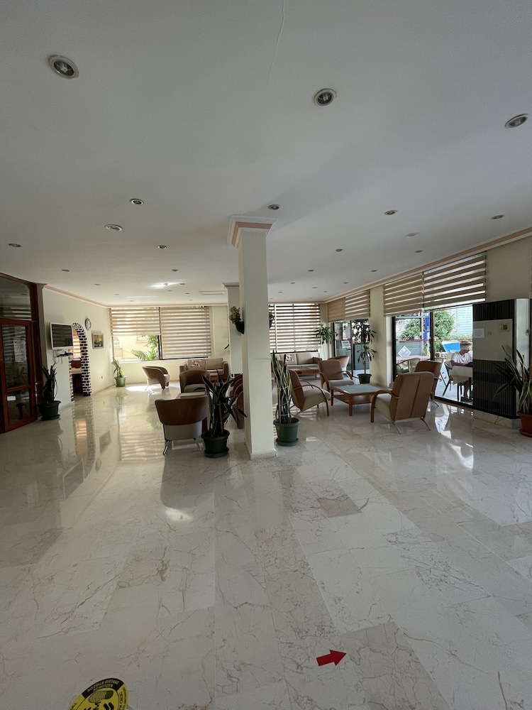 ロビーラウンジ