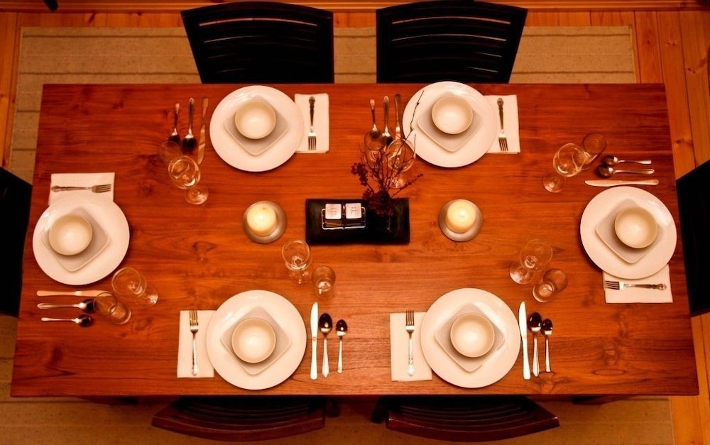 客室内のダイニングエリア