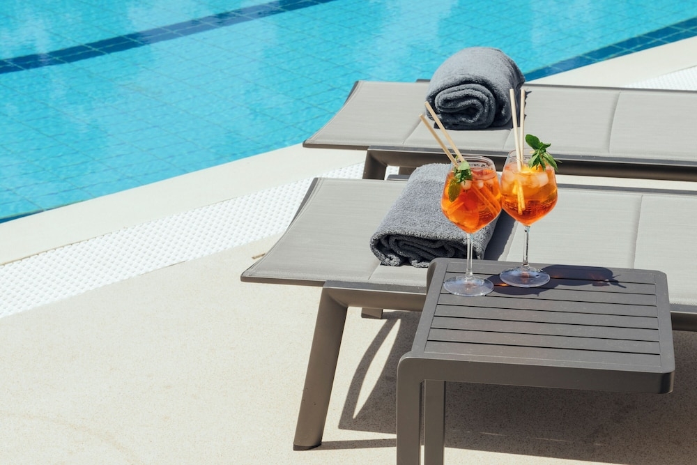 屋内 / 屋外プール