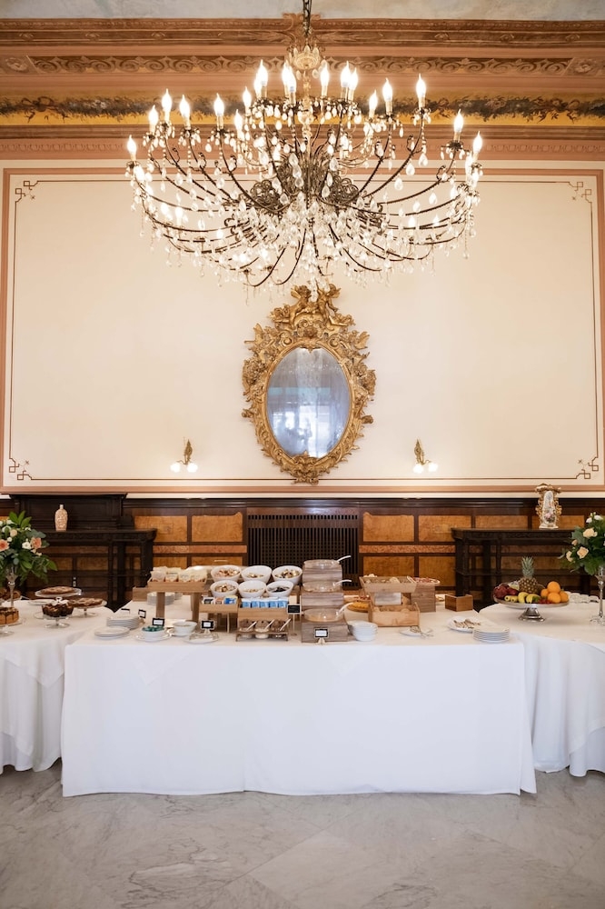 朝食ビュッフェ