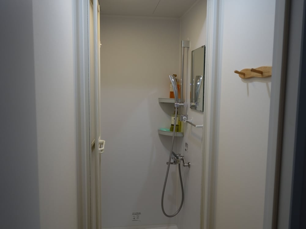 バスルームのシャワー