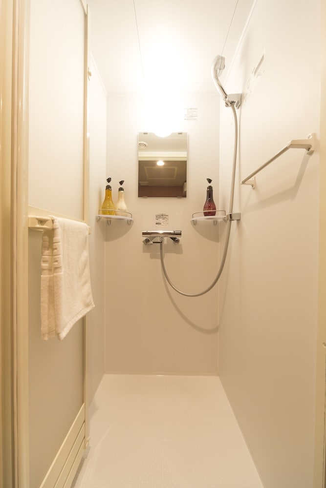 バスルームのシャワー